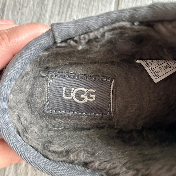 UGG Classic Slippers - Picture 6 of 10